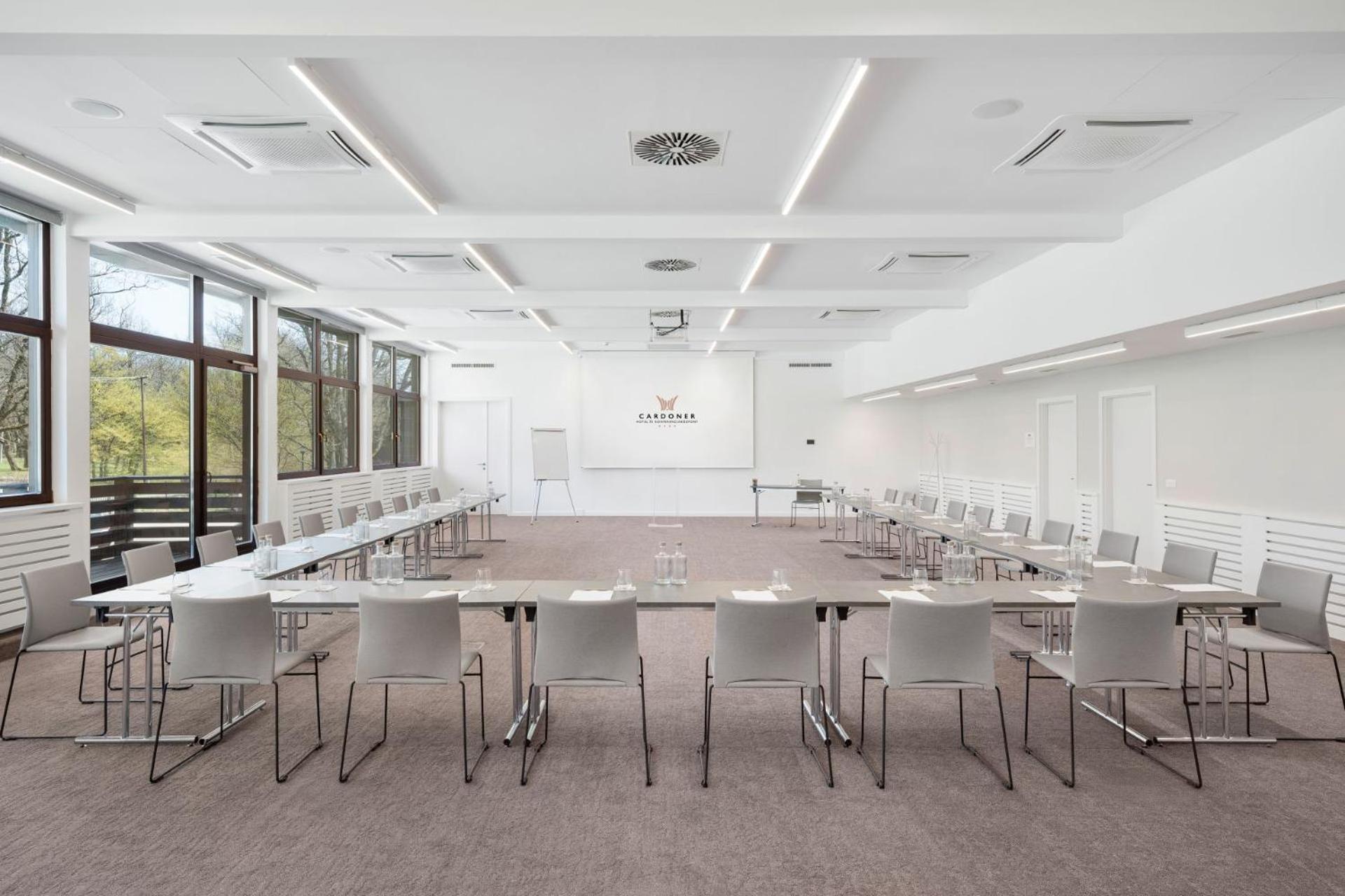 Cardoner Hotel Es Konferenciakoezpont Dobogoko Buitenkant foto