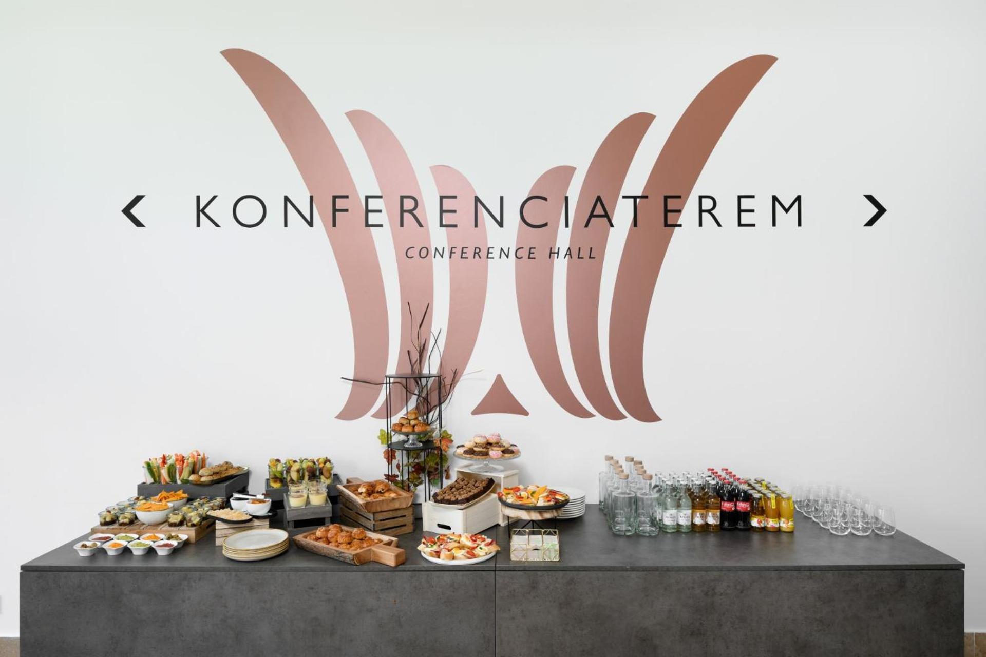Cardoner Hotel Es Konferenciakoezpont Dobogoko Buitenkant foto
